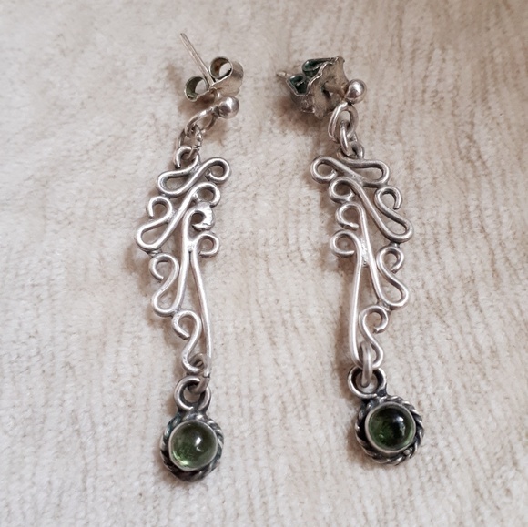 Sterling silver,peridot gemstone handmade earrings - Picture 4 of 5